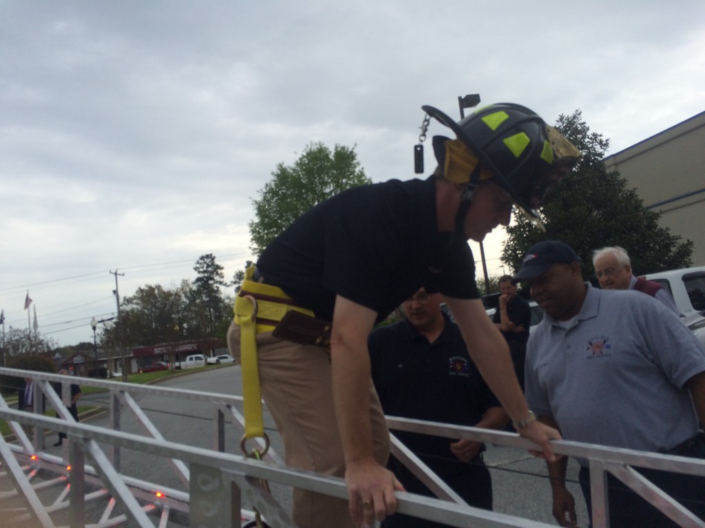 20150407_TaftMatneyLadderTruck